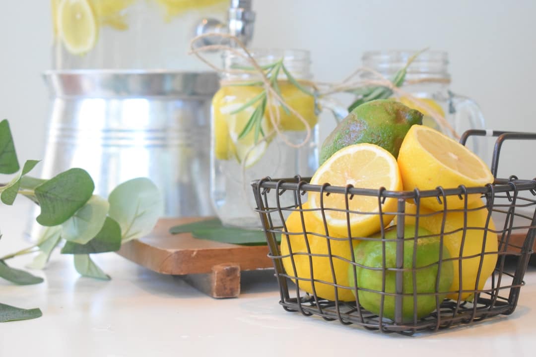 découvrez comment le poids du zeste de citron peut influencer vos recettes et techniques culinaires. apprenez à l'utiliser efficacement pour rehausser la saveur de vos plats tout en maîtrisant les dosages pour une cuisine réussie.