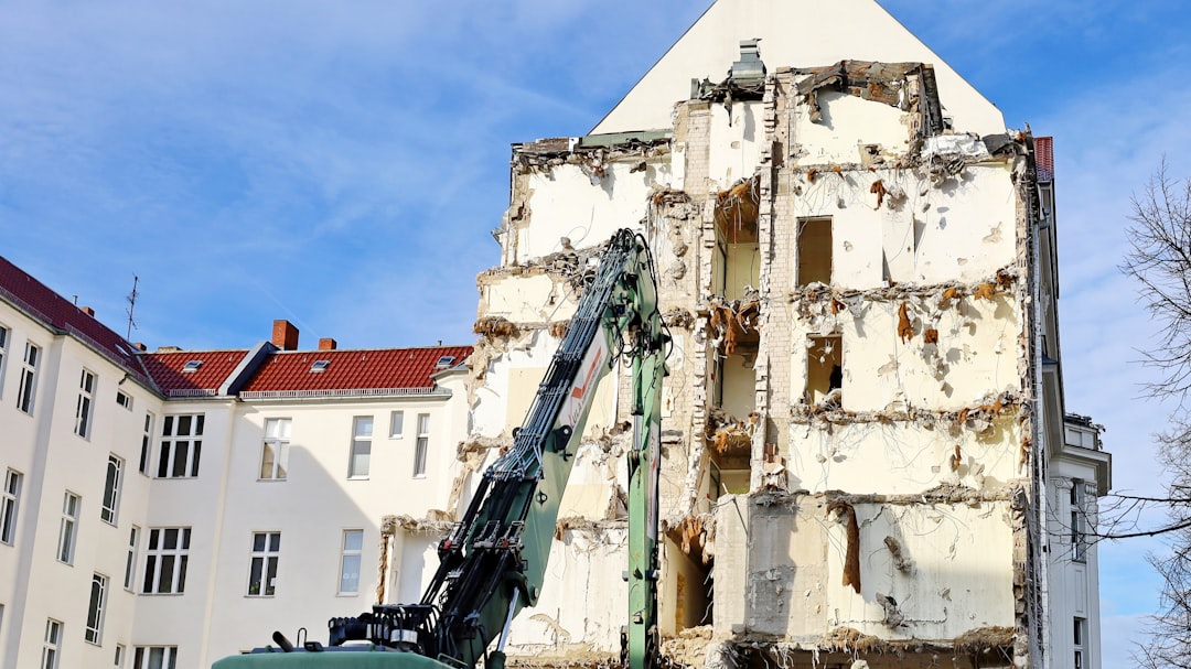 dowiedz się, jak ważna jest ochrona Twojej prywatności w Internecie. Poznaj praktyczne wskazówki dotyczące zabezpieczania danych osobowych i bezpiecznego przeglądania Internetu.