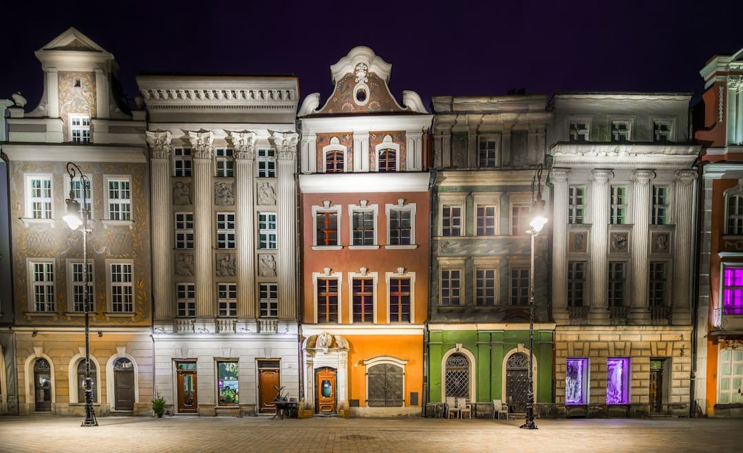 atraskite geriausių restoranų pasirinkimą, kad patenkintumėte visus jūsų kulinarinius norus. Nesvarbu, ar ieškote tradicinės virtuvės, pasaulinių patiekalų ar gurmaniškų patiekalų, raskite idealią vietą skaniais patiekalais malonioje atmosferoje.